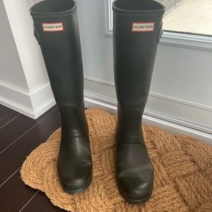 Hunter Original Tall Rain Boots size 9 - Hunter Green